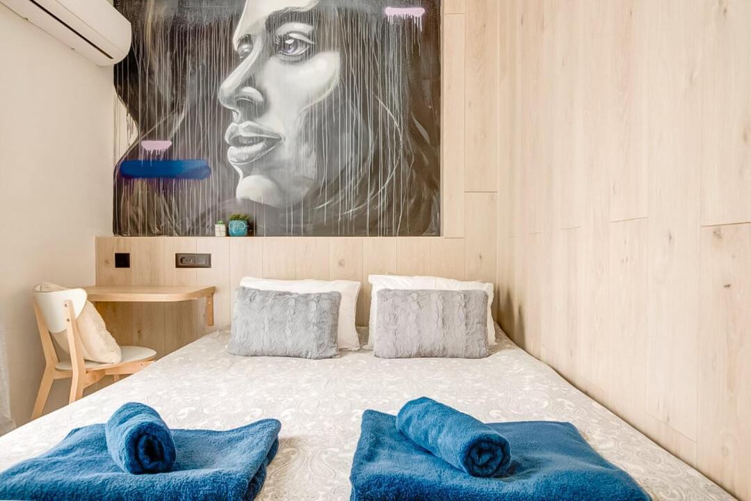 2 Private Suits - Art, Location, Quiet, Balconies Апартаменти