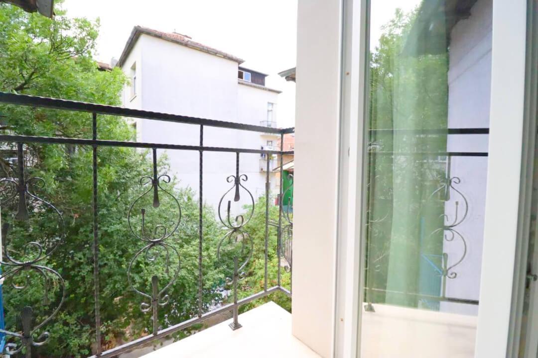 Апартаменти 2 Private Suits - Art, Location, Quiet, Balconies *